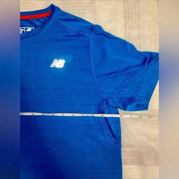 New Balance. Men’s  T-shirt - Picture 2 of 4